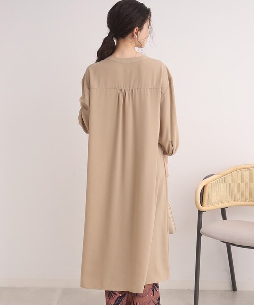 SHOO・LA・RUE（シューラルー）の「◆【体型カバー】上品なシボ感が大人な印象 多ボタンワンピース（ワンピース・レディース・ベージュ/ネイビー系6/ブラック・00）」の8枚目の写真