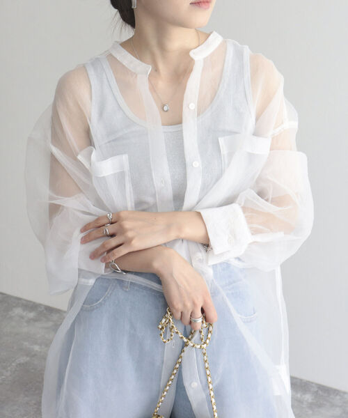 fredy emue（フレディエミュ）の「【fredy emue/フレディエミュ】シアーバンドカラーシャツ（シャツ/ブラウス・レディース・オフホワイト/ライトグレー/ブラック・38）」の7枚目の写真