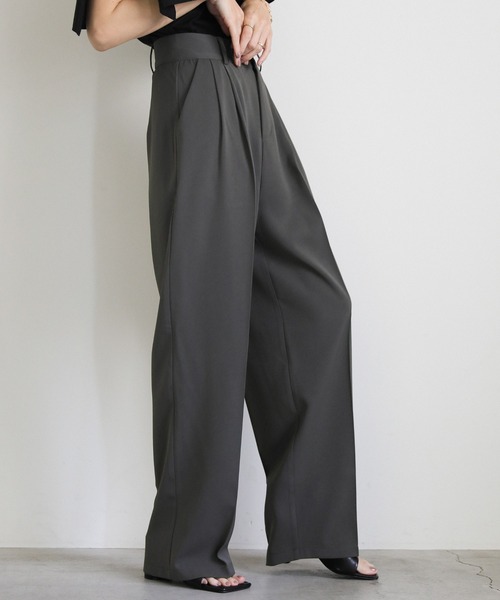 select MOCA(セレクトモカ)の「【4サイズ展開】丈長め / ハイウエストセンタープレススラックス(スラックス・レディース・ダークベージュ/ダークグレー/ブラック/アイボリー/ライトベージュ/ダークブラウン・SMALL/MEDIUM/X-SMALL/LARGE)」の13枚目の写真