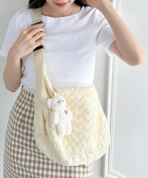 Loueme(ルエム)の「アジャスター付きハートキルティングショルダーバッグ(ショルダーバッグ・レディース・アイボリー/ブラック・FREE)」の11枚目の写真