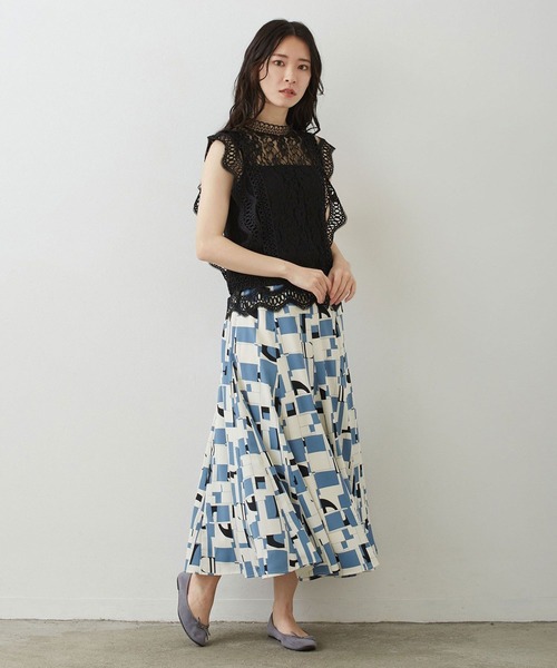 NICOLE white(ニコルホワイト)の「レースノースリーブブラウス(シャツ/ブラウス・レディース・グレー/オフホワイト/グリーン/ブラック・MEDIUM/LARGE)」の7枚目の写真