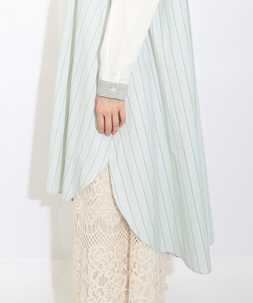 iS ScoLar（イズスカラー）の「532033：線描き花蝶刺繍