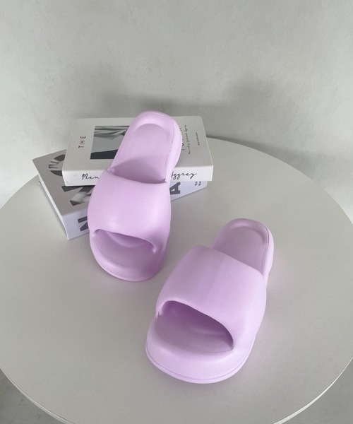 CLEA(クレア)の「ボリュームパフィー厚底サンダル(サンダル・レディース・ライラック/ブラック/ピンク/ホワイト/ライトグリーン・24.5cm/23.5cm)」の11枚目の写真