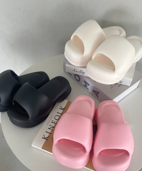 CLEA(クレア)の「ボリュームパフィー厚底サンダル(サンダル・レディース・ライラック/ブラック/ピンク/ホワイト/ライトグリーン・24.5cm/23.5cm)」の13枚目の写真