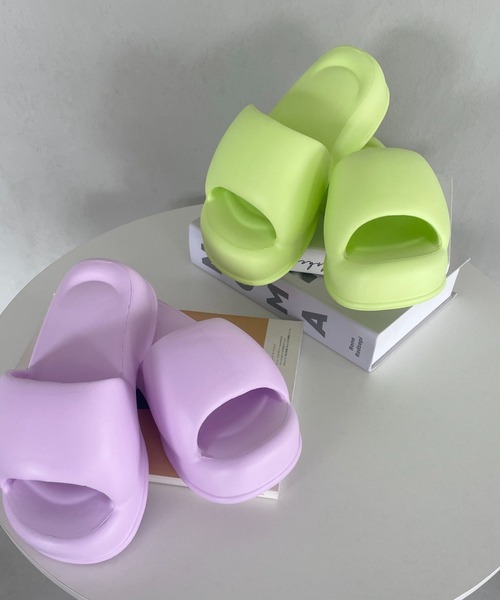 CLEA(クレア)の「ボリュームパフィー厚底サンダル(サンダル・レディース・ライラック/ブラック/ピンク/ホワイト/ライトグリーン・24.5cm/23.5cm)」の14枚目の写真