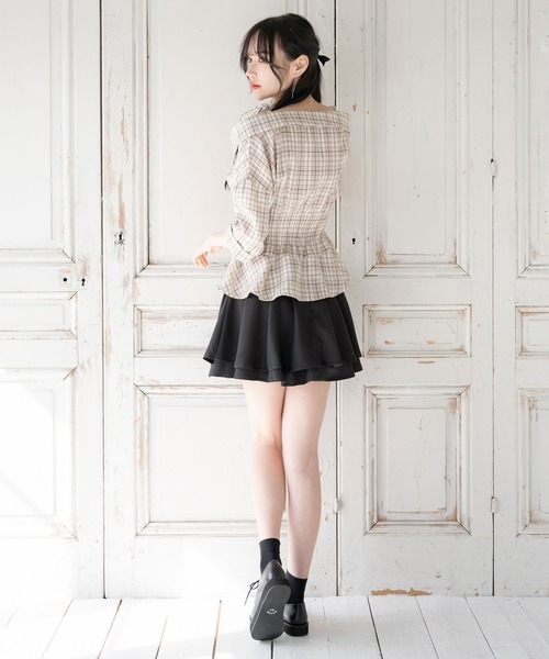 DearMyLoveMillor(ディアマイラブミラー)の「抜き襟ペプラムシャツ(シャツ/ブラウス・レディース・ベージュ・LARGE/MEDIUM/XX-LARGE/X-LARGE)」の14枚目の写真
