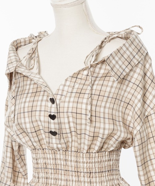 DearMyLoveMillor(ディアマイラブミラー)の「抜き襟ペプラムシャツ(シャツ/ブラウス・レディース・ベージュ・LARGE/MEDIUM/XX-LARGE/X-LARGE)」の18枚目の写真