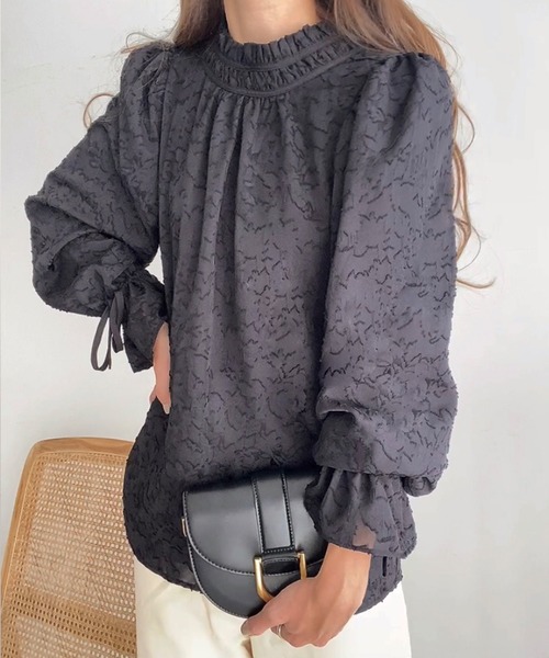 FILLOU（FILLOU）の「フリルカラーフラワージャガードブラウス（シャツ/ブラウス・レディース・ブラック/ベージュ/クリーム・LARGE/X-LARGE/MEDIUM）」の18枚目の写真