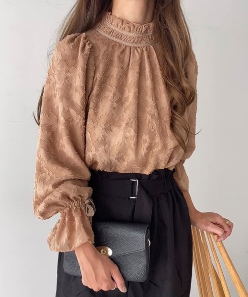 FILLOU（FILLOU）の「フリルカラーフラワージャガードブラウス（シャツ/ブラウス・レディース・ブラック/ベージュ/クリーム・LARGE/X-LARGE/MEDIUM）」の19枚目の写真