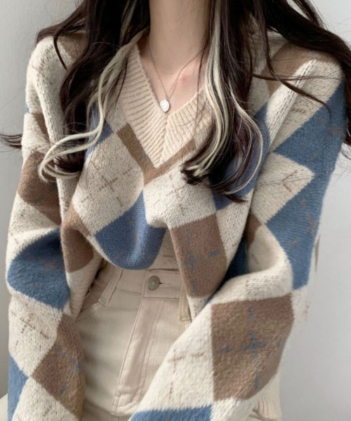 COS クロップドVネックモヘアセーター　ショート丈　ニット　アーガイル COS クロップドVネックモヘアセーター ショート丈 ニット アーガイル