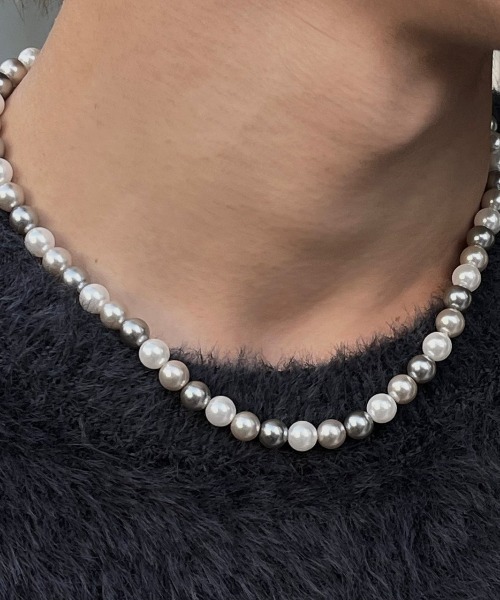 Chikashitsu +(チカシツプラス)の「ストリートファッション Chikashitsu + チカシツプラス multi pearl necklace チェーンネックレス ネックレス 太い パールネックレス(ネックレス・メンズ・シルバー・ONE SIZE)」の4枚目の写真