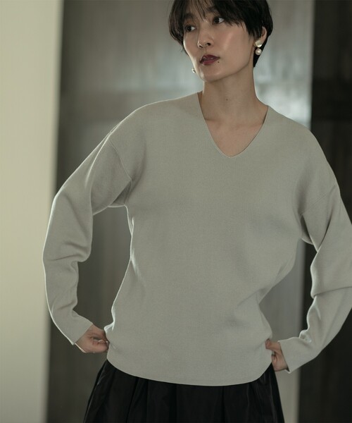 OPAQUE.CLIP（オペークドットクリップ）の「◆≪エマール検証済≫シルキーウールMIX Vネックニット【洗濯機洗い可】（ニット/セーター・レディース・ピンク系/ブラック/ライトグレー/ブルー/ブラウン系その他/チャコールグレー・38/40/36/42）」の8枚目の写真