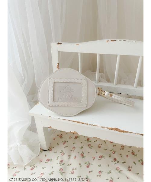 Maison de FLEUR（メゾンドフルール）の「ぐでたま パスケース