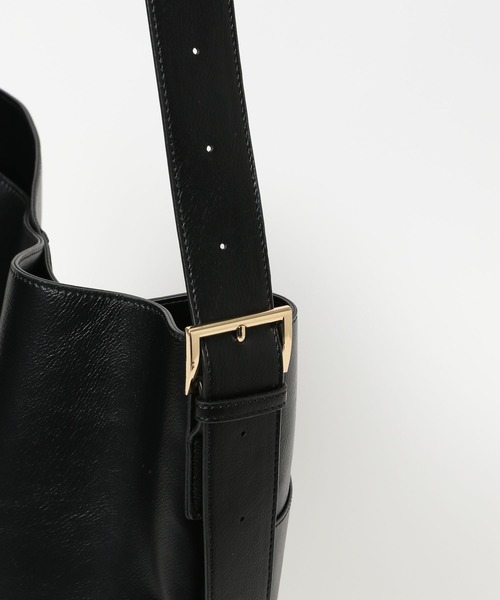 GLOBAL WORK(グローバルワーク)の「ソフトA4/PUワンショルダー/974118(ショルダーバッグ・レディース・アイボリー/ブラック/ブラウン・FREE)」の17枚目の写真