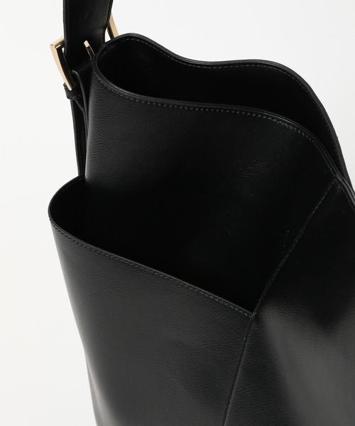 GLOBAL WORK(グローバルワーク)の「ソフトA4/PUワンショルダー/974118(ショルダーバッグ・レディース・アイボリー/ブラック/ブラウン・FREE)」の19枚目の写真