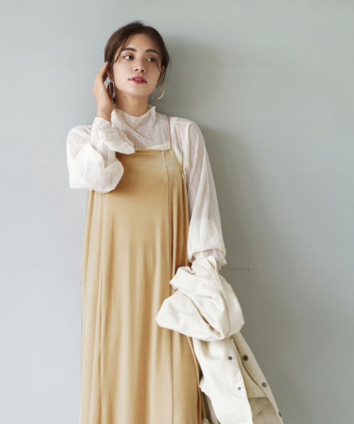 e-zakkamania stores（イーザッカマニアストアーズ）の「［マルチウェイ］ベロア キャミワンピース（ワンピース・レディース・ブラック/ベージュ・フリー）」の5枚目の写真