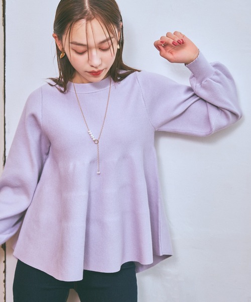 mysty woman（ミスティウーマン）の「ペプラムチュニックプルオーバー　990904（ニット/セーター・レディース・ライトベージュ/パープル/オフホワイト/ライトグリーン・FREE）」の4枚目の写真