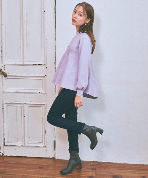 mysty woman（ミスティウーマン）の「ペプラムチュニックプルオーバー　990904（ニット/セーター・レディース・ライトベージュ/パープル/オフホワイト/ライトグリーン・FREE）」の13枚目の写真