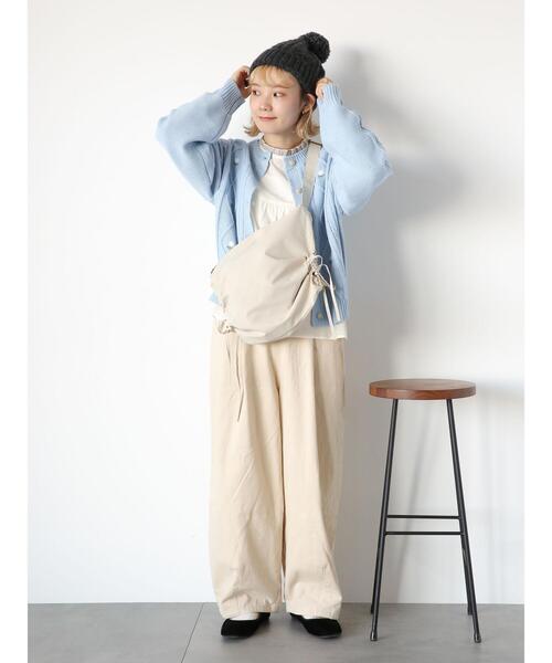 ehka sopo（エヘカソポ）の「ポンポン付ニットキャップ（ハット・レディース・チャコールグレー/レッド/キナリ・F）」の13枚目の写真