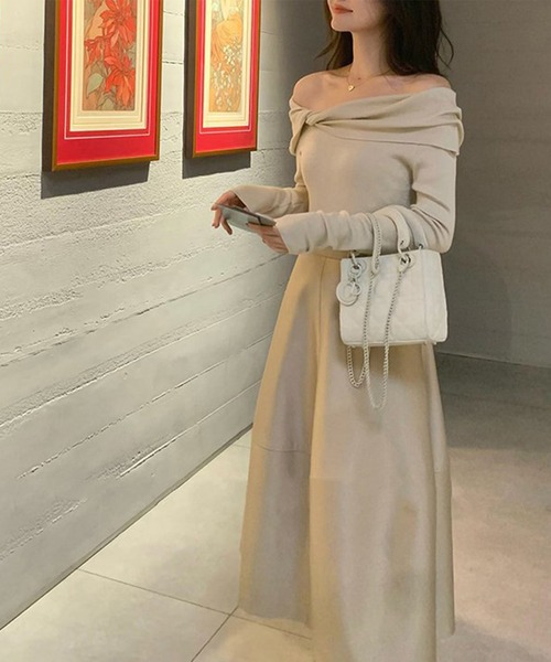 Jasmine Grandiflorum(ジャスミングランディフローラム)の「【Jasmine】オフショルダーリボンプルオーバー(ニット/セーター・レディース・ベージュ/グレー/ブラック・SMALL)」の12枚目の写真