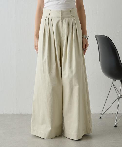 COLLAGE GALLARDAGALANTE(コラージュガリャルダガランテ)の「【OT】チェーン付きワイドパンツ(チノパンツ・レディース・ネイビー/ライトグリーン・1/0)」の20枚目の写真