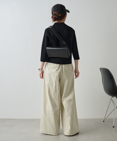 COLLAGE GALLARDAGALANTE(コラージュガリャルダガランテ)の「【OT】チェーン付きワイドパンツ(チノパンツ・レディース・ネイビー/ライトグリーン・1/0)」の9枚目の写真