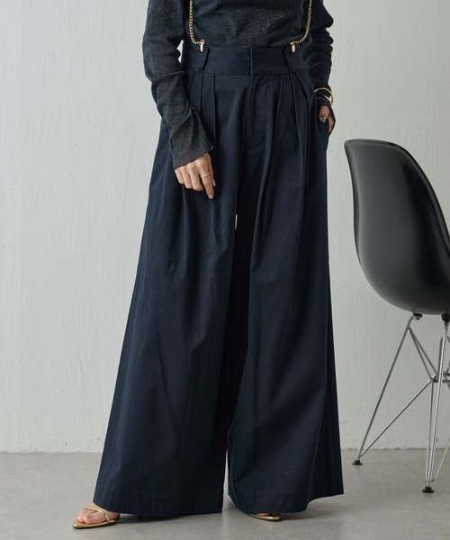 COLLAGE GALLARDAGALANTE(コラージュガリャルダガランテ)の「【OT】チェーン付きワイドパンツ(チノパンツ・レディース・ネイビー/ライトグリーン・1/0)」の13枚目の写真