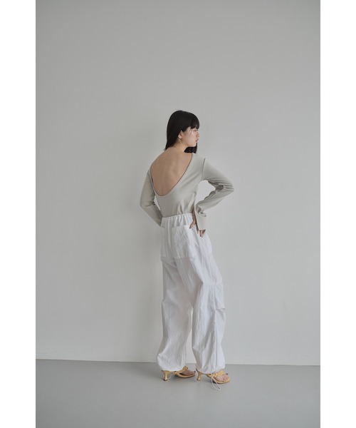 AMBIENT ブラウン バックオープン ボディスーツ 長袖 オープンバックボディスーツ（Tシャツ/カットソー）｜HANNE