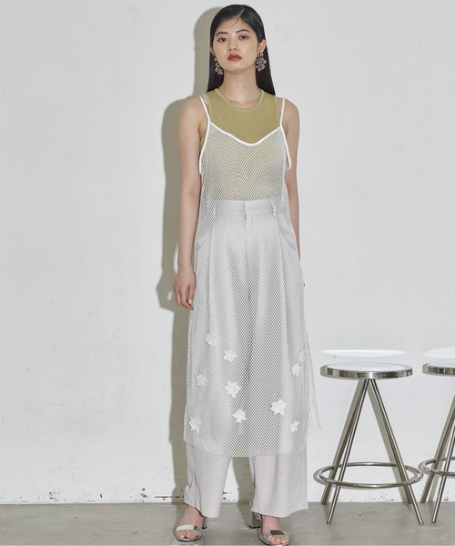 THE YOn（ザヨン）の「フラワーモチーフメッシュシアーキャミワンピース（ワンピース・レディース・ホワイト/ブラック・FREE）」の18枚目の写真