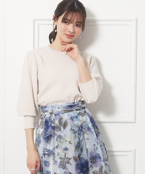 couture brooch（クチュールブローチ）の「◆【たっぷりフェイクパールで存在感◎】フェイクパール付きスプリングニット（ニット/セーター・レディース・ブラック/ライトグレー/オフホワイト・42/38）」の6枚目の写真