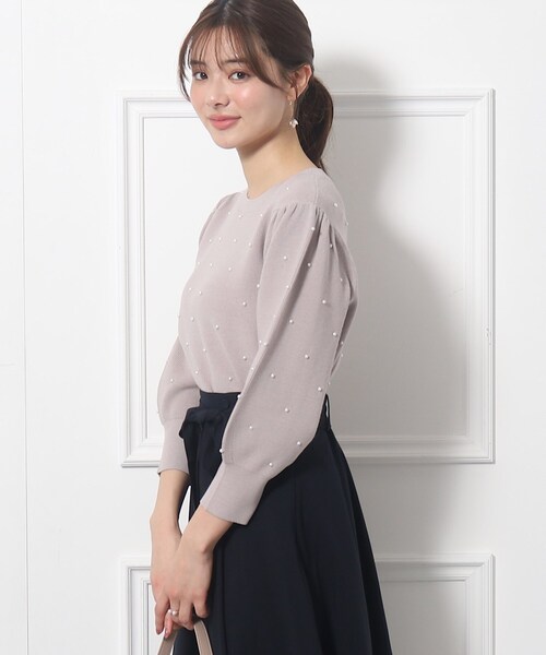 couture brooch（クチュールブローチ）の「◆【たっぷりフェイクパールで存在感◎】フェイクパール付きスプリングニット（ニット/セーター・レディース・ブラック/ライトグレー/オフホワイト・42/38）」の21枚目の写真