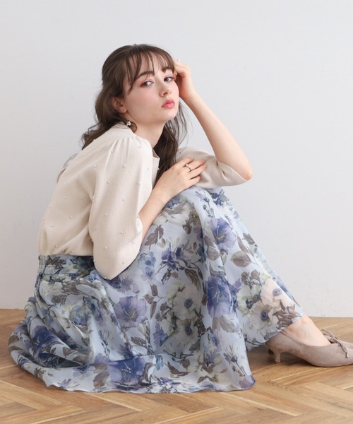 couture brooch（クチュールブローチ）の「◆【たっぷりフェイクパールで存在感◎】フェイクパール付きスプリングニット（ニット/セーター・レディース・ブラック/ライトグレー/オフホワイト・42/38）」の2枚目の写真