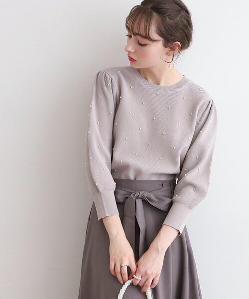 couture brooch（クチュールブローチ）の「◆【たっぷりフェイクパールで存在感◎】フェイクパール付きスプリングニット（ニット/セーター・レディース・ブラック/ライトグレー/オフホワイト・42/38）」の3枚目の写真