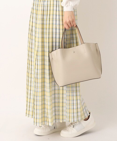 one'sterrace(ワンズテラス)の「Legato Largo かるいかばん2WAYトート(トートバッグ・レディース・イエロー系8/ブルー系その他7/ライトグレー系8・99)」の13枚目の写真