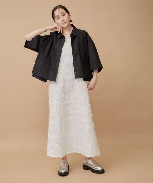 LE CERCLE par rope'（ルセルクルパーロペ）の「オーバークロップドシャツ（シャツ/ブラウス・レディース・ブラック/オフホワイト/オリーブ/サックスブルー・FREE）」の8枚目の写真