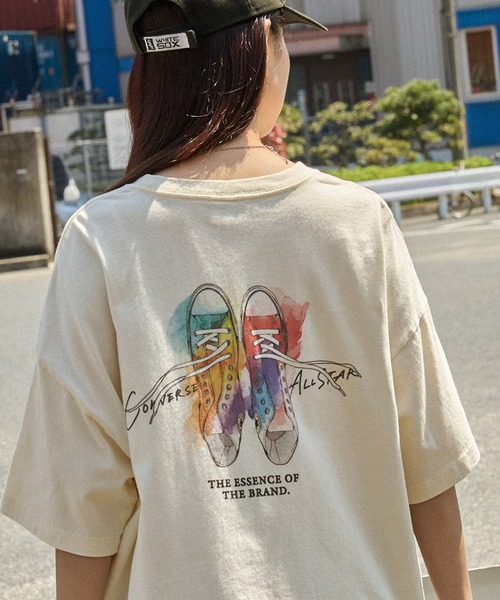 CONVERSE（コンバース）の「CONVERSE/コンバース Watanabe Yui デザイン イラストバックプリント ワンポイント刺繍 ヴィンテージライク オーバーサイズ半袖Tシャツ（Tシャツ/カットソー・レディース・オフホワイト/ブラック系/スミクロ/ホワイト系・M）」の2枚目の写真