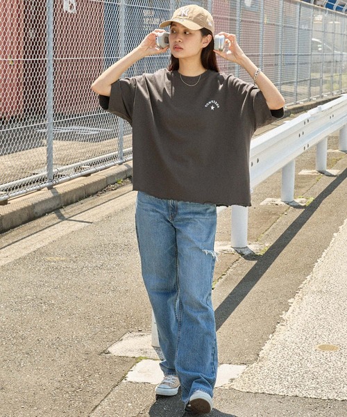 CONVERSE（コンバース）の「CONVERSE/コンバース Watanabe Yui デザイン イラストバックプリント ワンポイント刺繍 ヴィンテージライク オーバーサイズ半袖Tシャツ（Tシャツ/カットソー・レディース・オフホワイト/ブラック系/スミクロ/ホワイト系・M）」の16枚目の写真