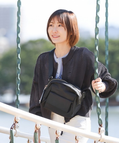 Bou Jeloud(ブージュルード)の「【はあちゅう*Bou Jeloud】ナイロンバッグ L(ショルダーバッグ・レディース・ブラック/アイボリー・ONESIZE)」の10枚目の写真