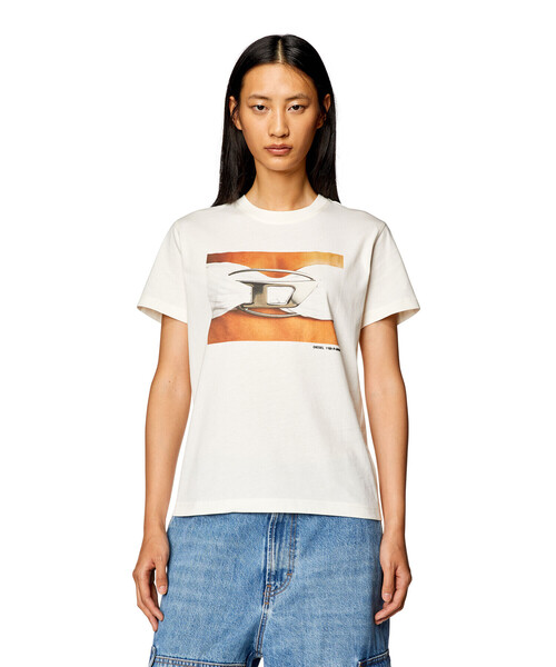 【ポスト投函配送】DIESEL レディース グラフィックプリント レギュラーフィット 半袖Ｔシャツ T-REGS-N3 DIESEL（ディーゼル）の「レディース Tシャツ T-REGS-N3（T