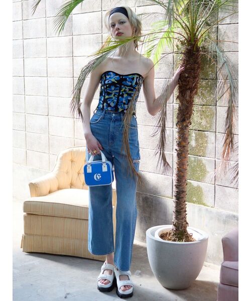EVRIS(エヴリス)の「ビジューカッティングデニムパンツ(デニムパンツ・レディース・ブルー/ブラック・SMALL/MEDIUM)」の5枚目の写真