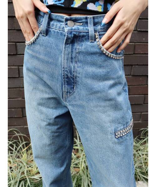 EVRIS(エヴリス)の「ビジューカッティングデニムパンツ(デニムパンツ・レディース・ブルー/ブラック・SMALL/MEDIUM)」の7枚目の写真