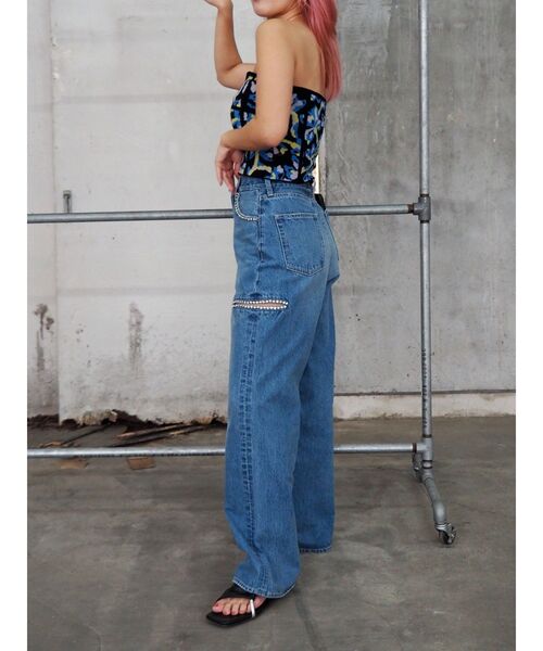 EVRIS(エヴリス)の「ビジューカッティングデニムパンツ(デニムパンツ・レディース・ブルー/ブラック・SMALL/MEDIUM)」の12枚目の写真