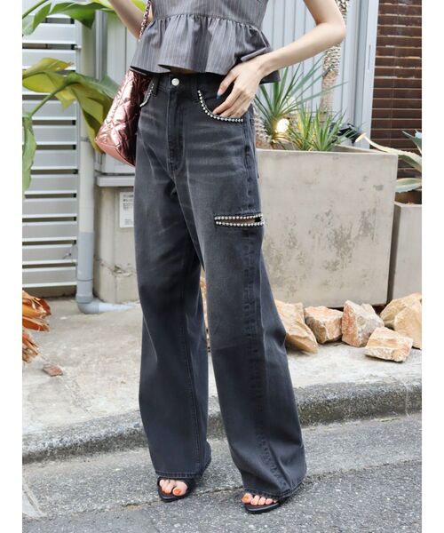 EVRIS(エヴリス)の「ビジューカッティングデニムパンツ(デニムパンツ・レディース・ブルー/ブラック・SMALL/MEDIUM)」の17枚目の写真