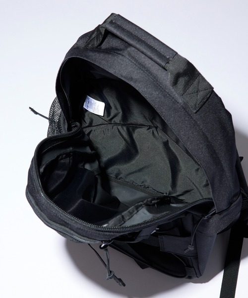 Carhartt WIP(カーハートダブリューアイピー)の「【Carhartt WIP】KICKFLIP BACKPACK(バックパック/リュック・メンズ・ブラック/ネイビー/ブラウン/グリーン/ライトブラウン/グレー・FREE)」の8枚目の写真