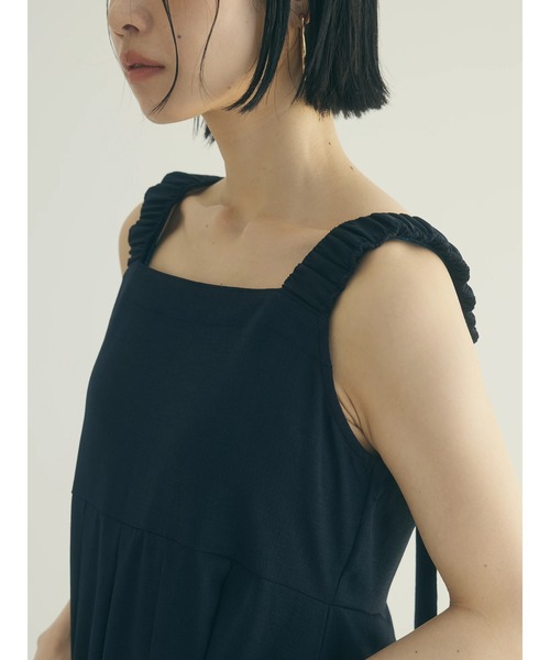 armonia(アルモニーア)の「a.ギャザーストラップワンピース(ワンピース・レディース・ネイビー/ブラウン・FREE)」の5枚目の写真