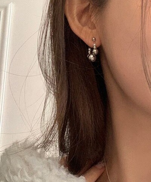 LYEON（リヨン）の「ボールピアス（ピアス（両耳用）・レディース・シルバー/ゴールド・FREE）」の3枚目の写真