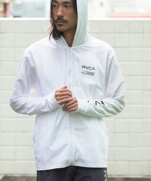 サイズＭ　黒/白RVCA ラッシュガードVENT LS SURF HOODIE RVCA（ルーカ）の「RVCA メンズ 【SURF TEE】 VENT LS SURF