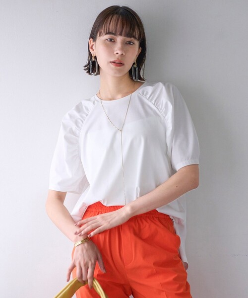 UNFILO(アンフィーロ)の「ショルダーギャザーT(Tシャツ/カットソー・レディース・ブラック系/スカイブルー系/ホワイト系/グレー系・SMALL/MEDIUM/LARGE)」の2枚目の写真