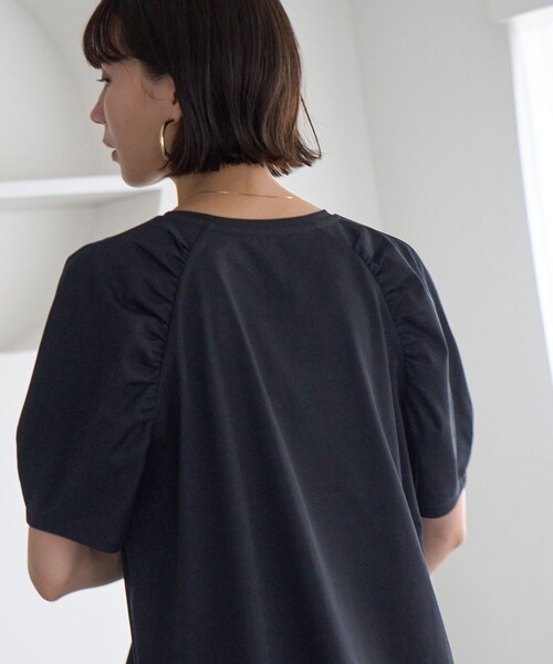 UNFILO(アンフィーロ)の「ショルダーギャザーT(Tシャツ/カットソー・レディース・ブラック系/スカイブルー系/ホワイト系/グレー系・SMALL/MEDIUM/LARGE)」の8枚目の写真