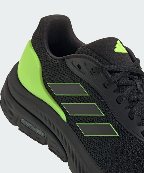 adidas(アディダス)の「CLOUDFOAM WALK / アディダス adidas(スニーカー・メンズ・ブラック×イエロー/ブラック×ブルー/シルバー・27.0cm/26.0cm/25.0cm/28.5cm/27.5cm/26.5cm/25.5cm/24.5cm/29.0cm/28.0cm)」の6枚目の写真